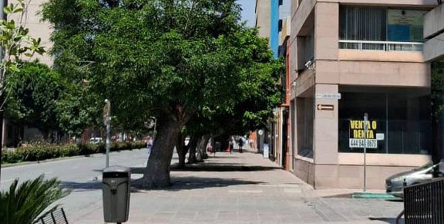 VAN 80 NEGOCIOS CERRADOS EN AVENIDA CARRANZA POR OMISIONES DE GALINDO