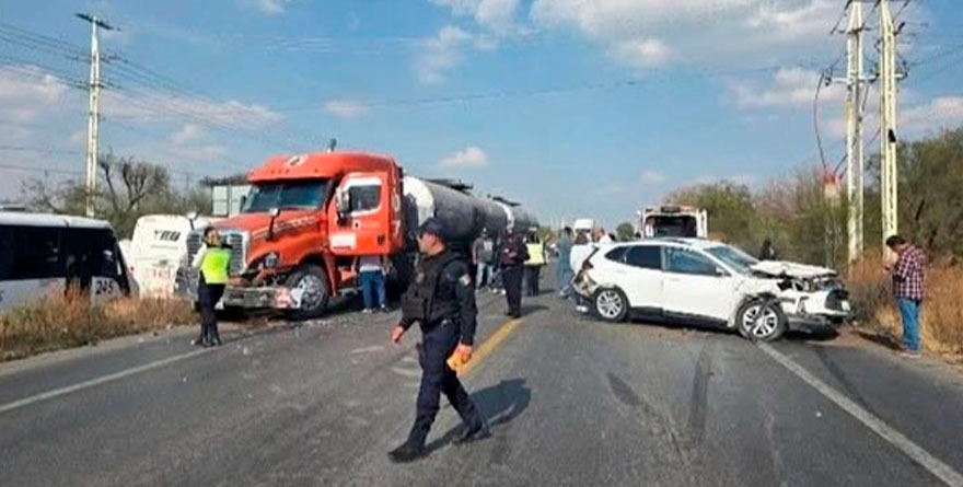 Carretera hecha un caos