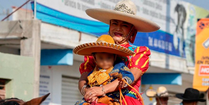 Desfile revolucionario en Villa de Pozos
