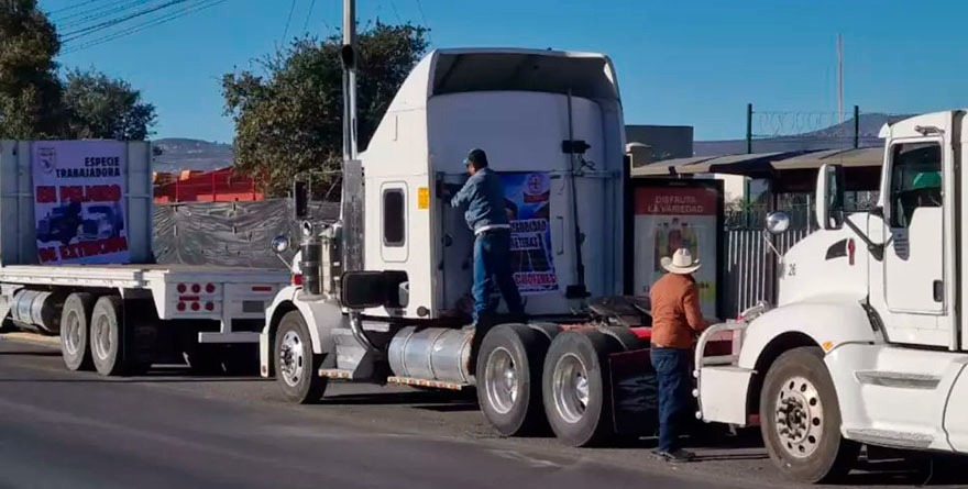 Alistan bloqueos en al menos 20 estados y autopistas