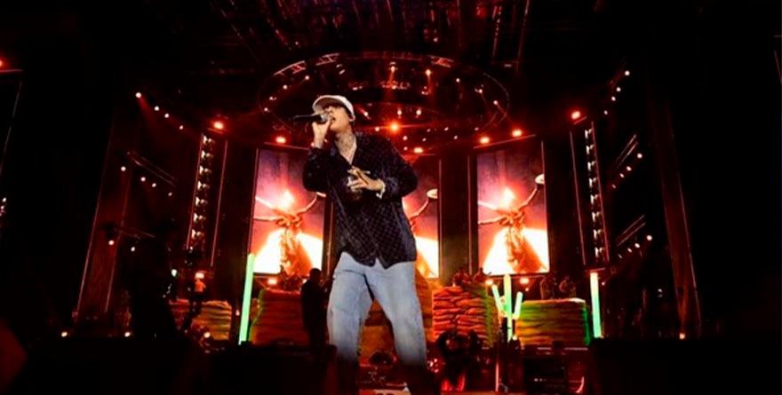 Natanael Cano desafía normas en el Flow Fest 2025