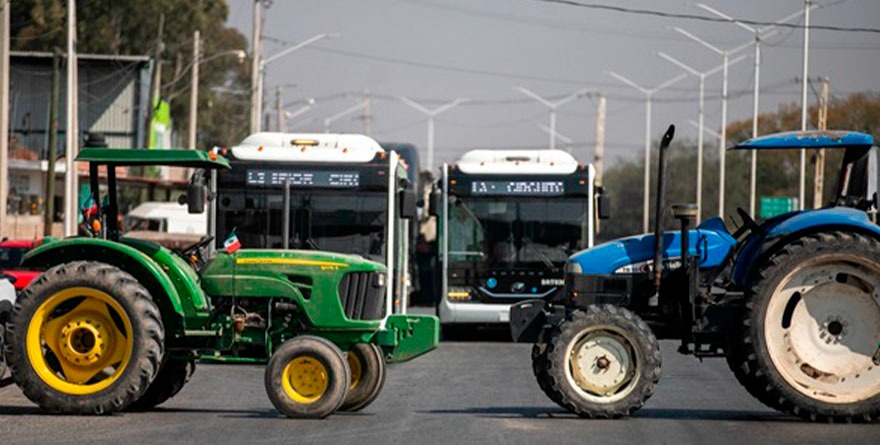 Productores paralizan accesos