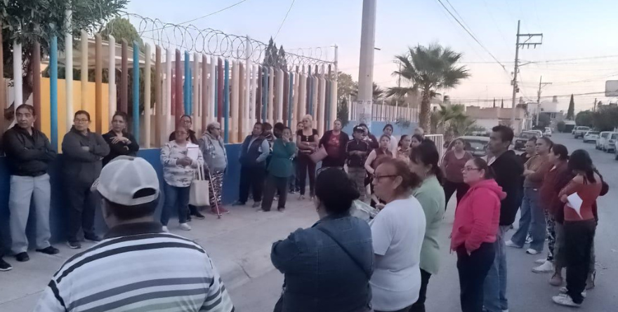 VECINOS DENUNCIAN ABANDONO TOTAL DE INTERAPAS EN PRADOS DE SOLEDAD