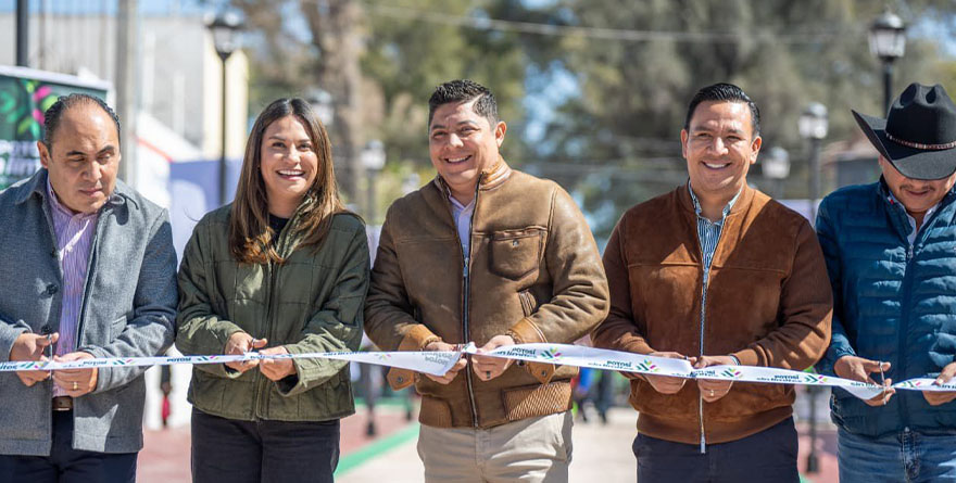 RICARDO GALLARDO LLEVA MEJORAS URBANAS Y CERTIDUMBRE PATRIMONIAL A CEDRAL