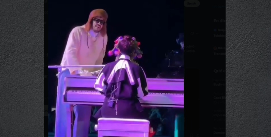 BRILLA JULIETA VENEGAS COMO INVITADA DE BAD BUNNY EN CDMX