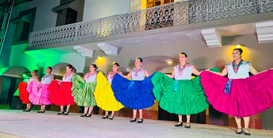 CELEBRA XOCHIPILLI 30 AÑOS DE DANZAR
