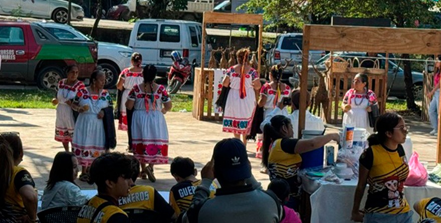 LUCEN BORDADOS EN FERIA ARTESANAL