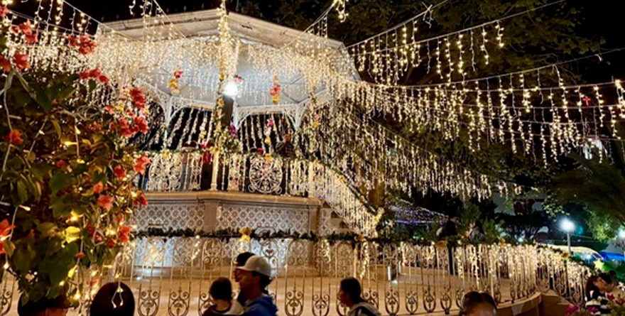 Luz y magia en la Plaza Principal