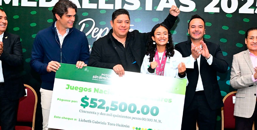 RICARDO GALLARDO PREMIA A MEDALLISTAS POTOSINOS