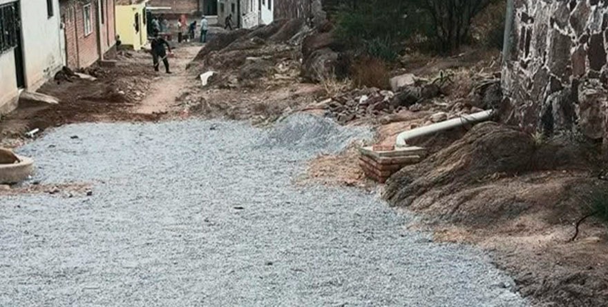 Obra avanza entre carencias