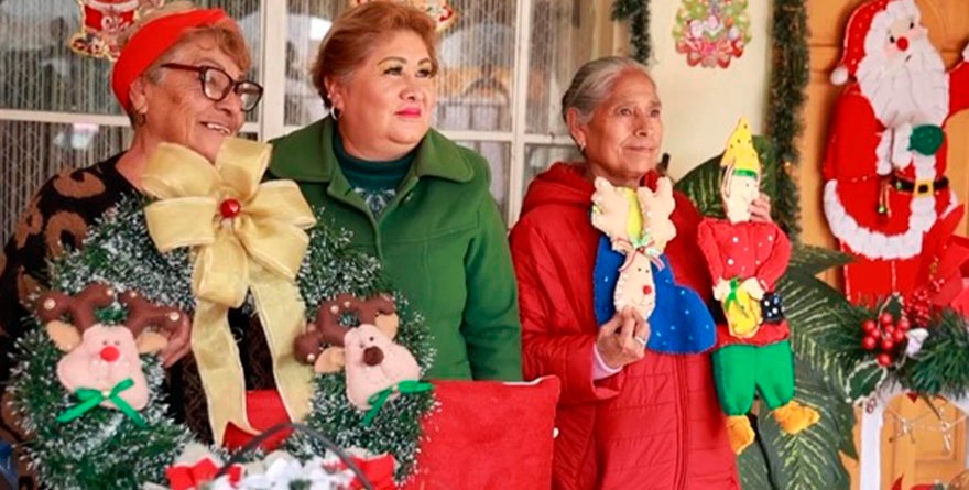 Celebran posadas para adultos mayores