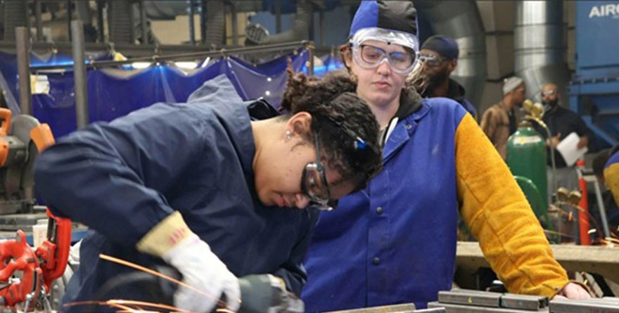 Baja laboral del mes no frena el buen año para SLP