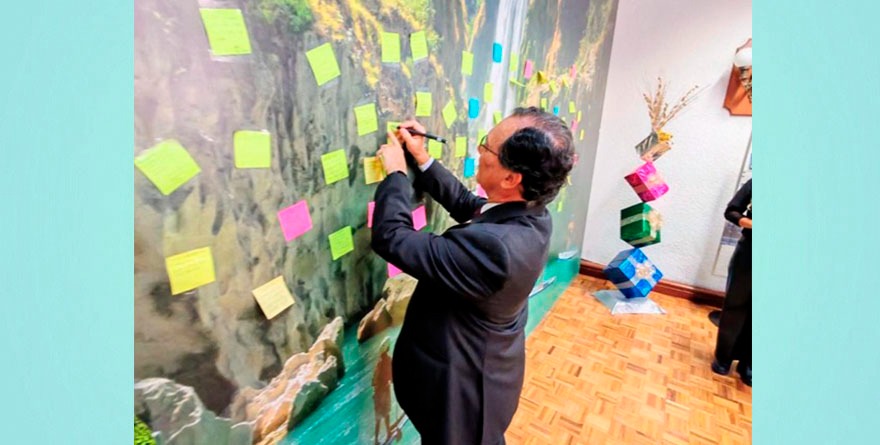 CAUTIVAN PAISAJES A EMBAJADOR