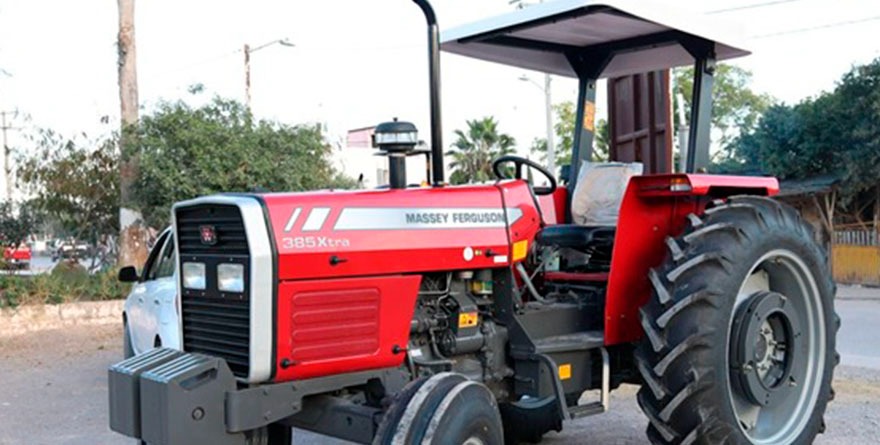 Entregan tractor a productor de Cerritos