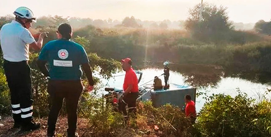 Termina nadando en una laguna de Tamasopo