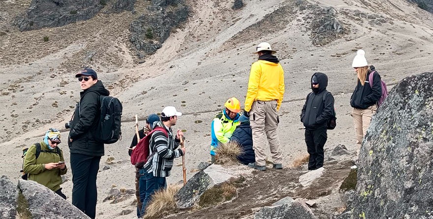 RESCATAN A 10 POTOSINOS EXTRAVIADOS EN EL PICO DE ORIZABA