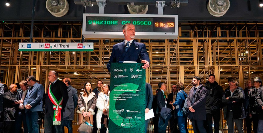 REVELAN TESOROS BAJO COLISEO ROMANO