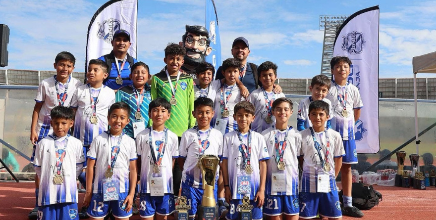 Academia RC alza la “Copa Franja”