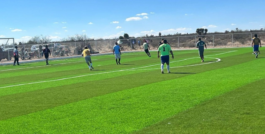 Deporte que une y aleja riesgos