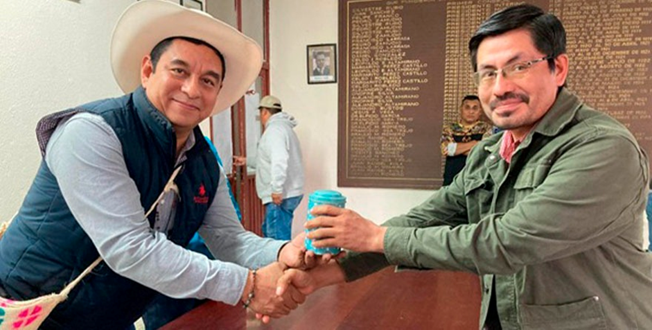 LES DAN HERRAMIENTAS