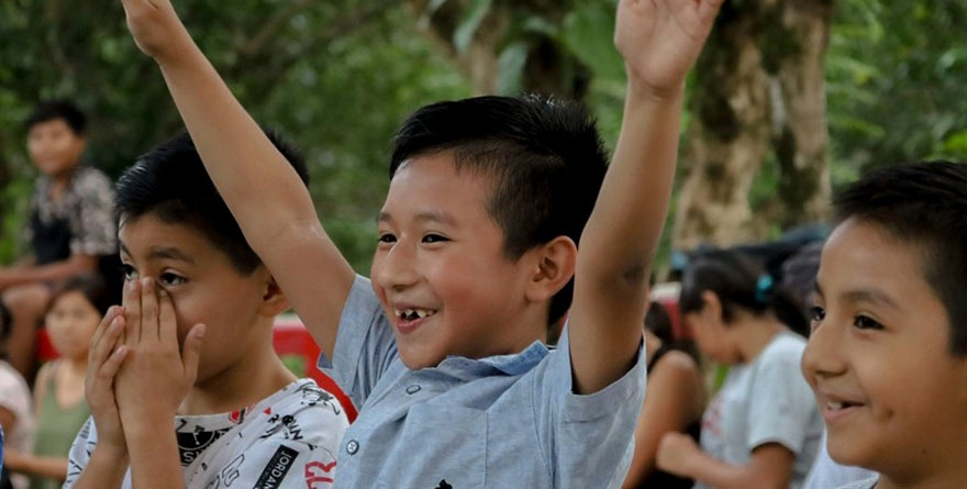 Ilusionan con piñatas