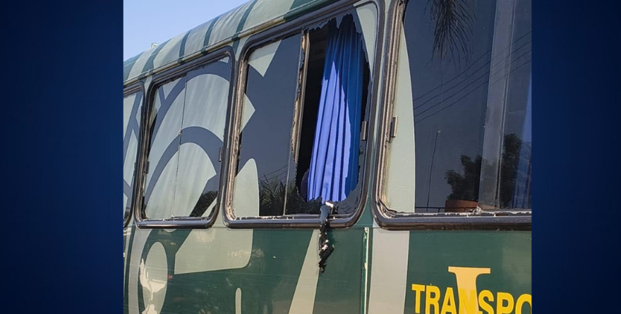 Comando armado asalta camión en El Pujal