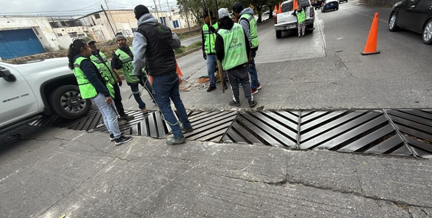 Brindan mantenimiento en bulevar Río Santiago