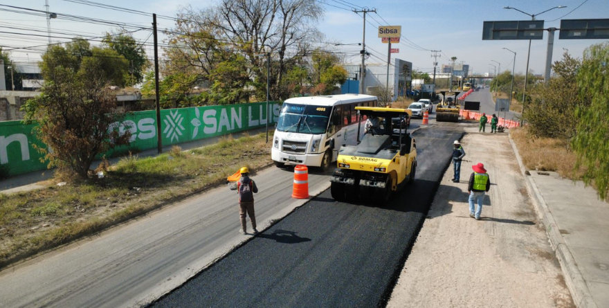 LATERALES DE CARRETERA 57 RECIBEN REHABILITACIÓN INTEGRAL