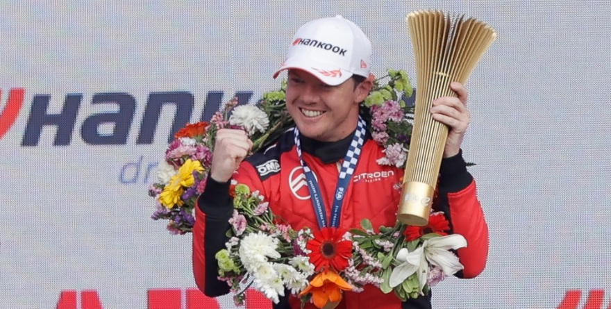 SORPRENDE CASSIDY CON VICTORIA EN EL HERMANOS RODRÍGUEZ