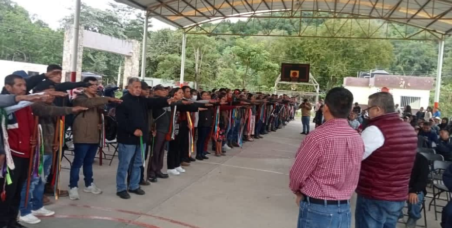 Toman protesta a 70 jueces comunitarios