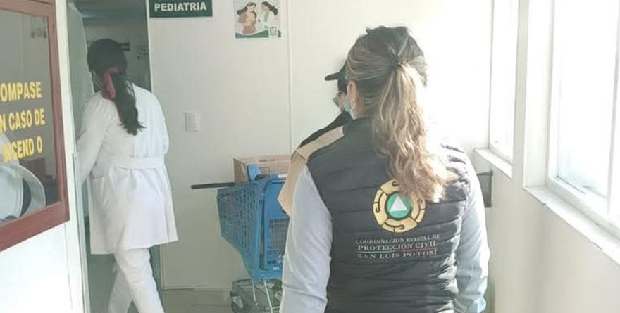 VISITAN A NIÑAS Y NIÑOS EN HOSPITAL IMSS