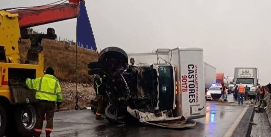 Vidrio empañado colapsa la 57