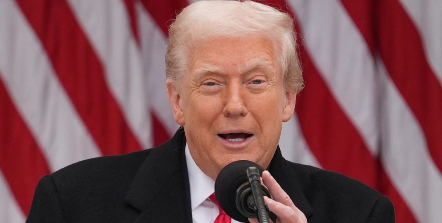 REITERA TRUMP QUE POSEERÁ GROENLANDIA ‘DE UNA FORMA U OTRA’