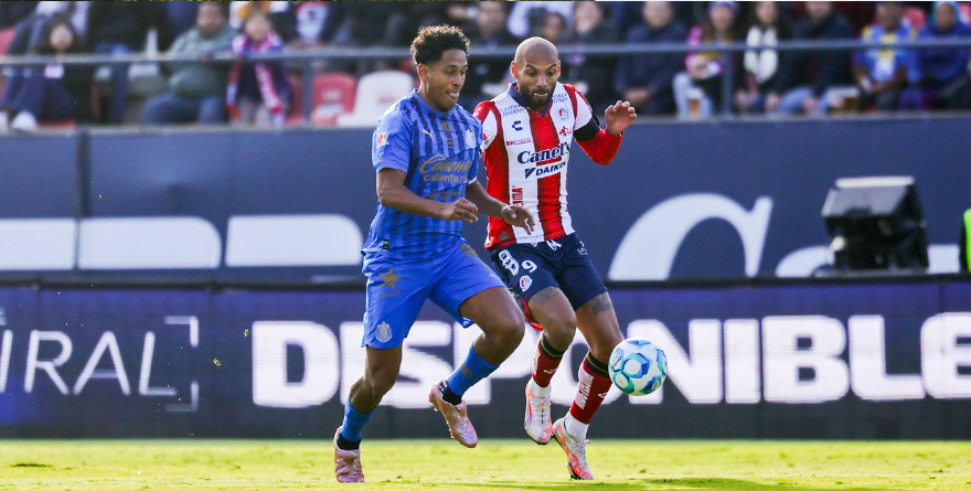 FERIA DE GOLES Y ERRORES GANAN LAS CHIVAS