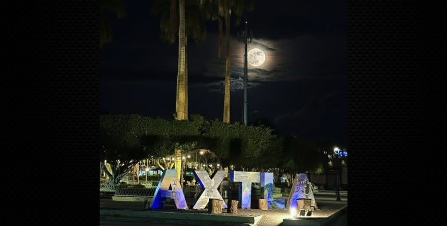 Axtla y la Luna