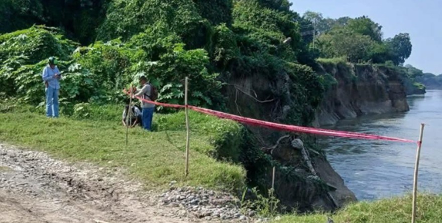 Continúan rehabilitación de camino en Tanquián