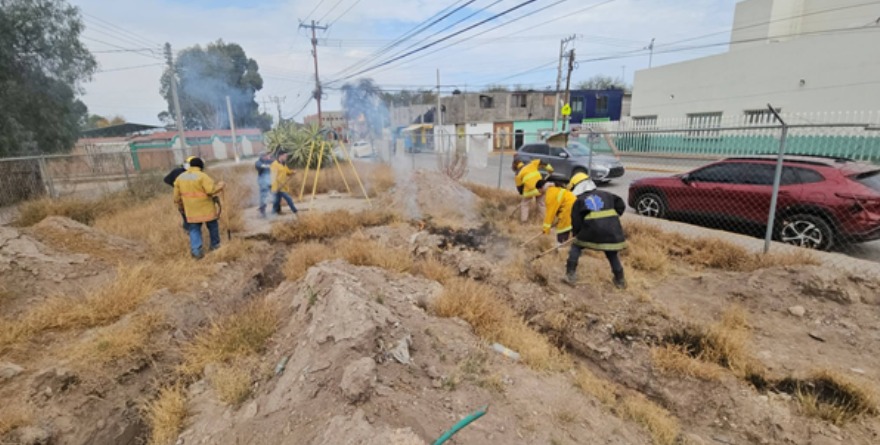 Capacitan a voluntarios en incendios forestales