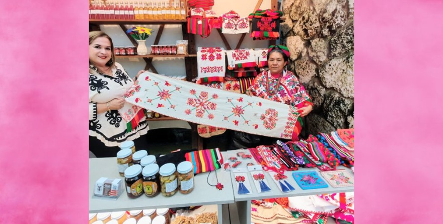La Huasteca Potosina brilla en feria de León