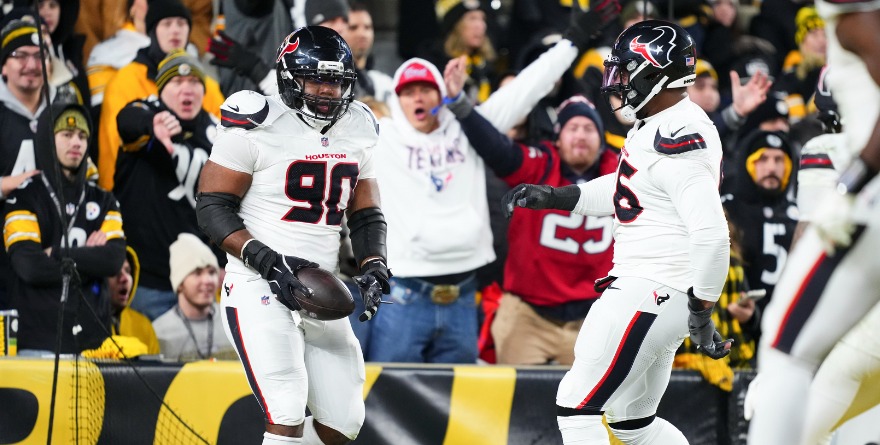 HOUSTON UNA PESADILLA PARA PITTSBURGH; VA A RONDA DIVISIONAL