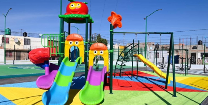Entregan parque en la colonia Ferrocarrileros