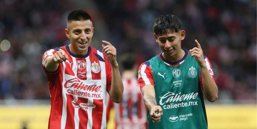 CHIVAS VENCE 2-1 AL QUERÉTARO