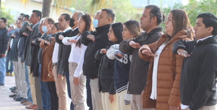 Inician semana con honores