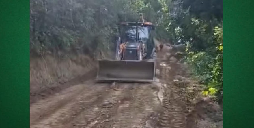 Por fin rehabilitan camino en Tanlajás