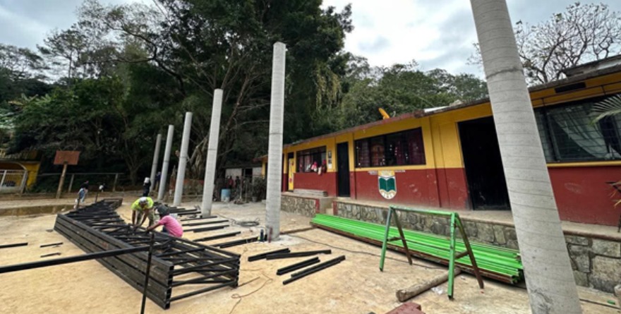 Fortalecen espacios escolares en Xilitla