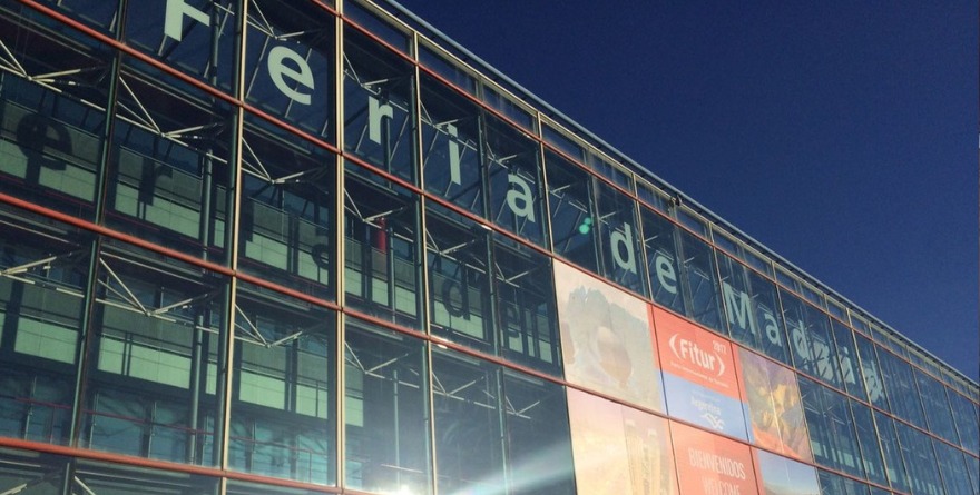 ES EL INVITADO DE HONOR, PERO IMPROVISA EN FITUR