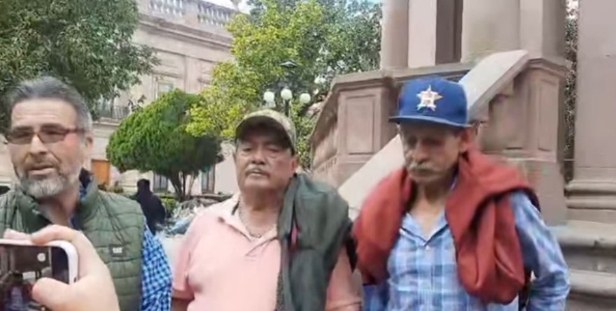 Acusan abusos laborales en gobierno de Villa Juárez