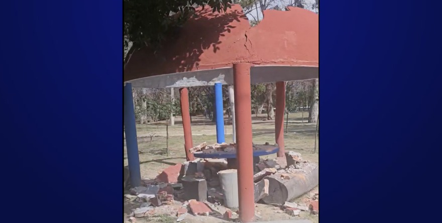 Kiosco colapsa en Morales y deja a un niño herido