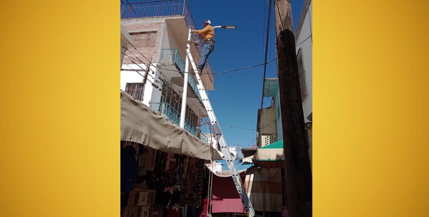 Mejoran luz en el Mercado Juárez de Cárdenas
