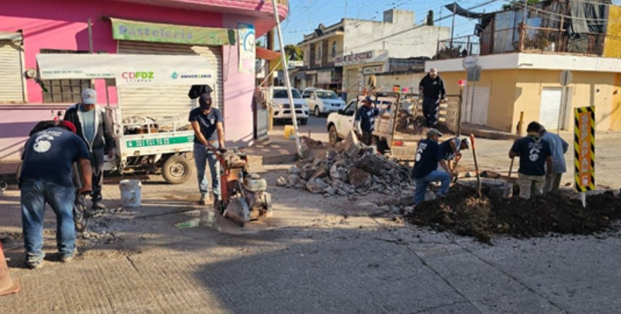 Atienden socavón en El Refugio