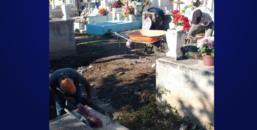 Mantenimiento en el Panteón Municipal de Rioverde